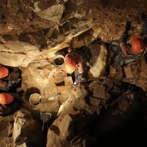 Expedição sueca explora caverna na Rússia e encontra espécie desconhecida pela ciência