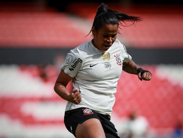 Atacante do Corinthians comenta dificuldades da altitude e celebra gol em estreia na Libertadores