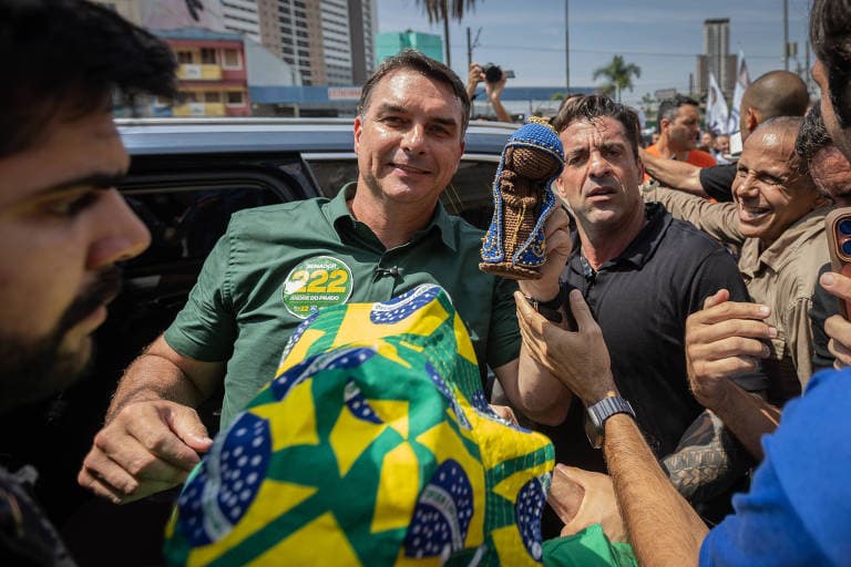 'O Estado é laico e deve permanecer assim, mas todas as religiões devem ser respeitadas', diz leitora