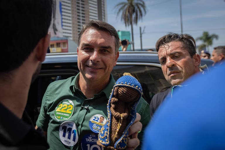 Guerra santa é apenas sintoma do vale-tudo da política de um país sob ameaça de golpes