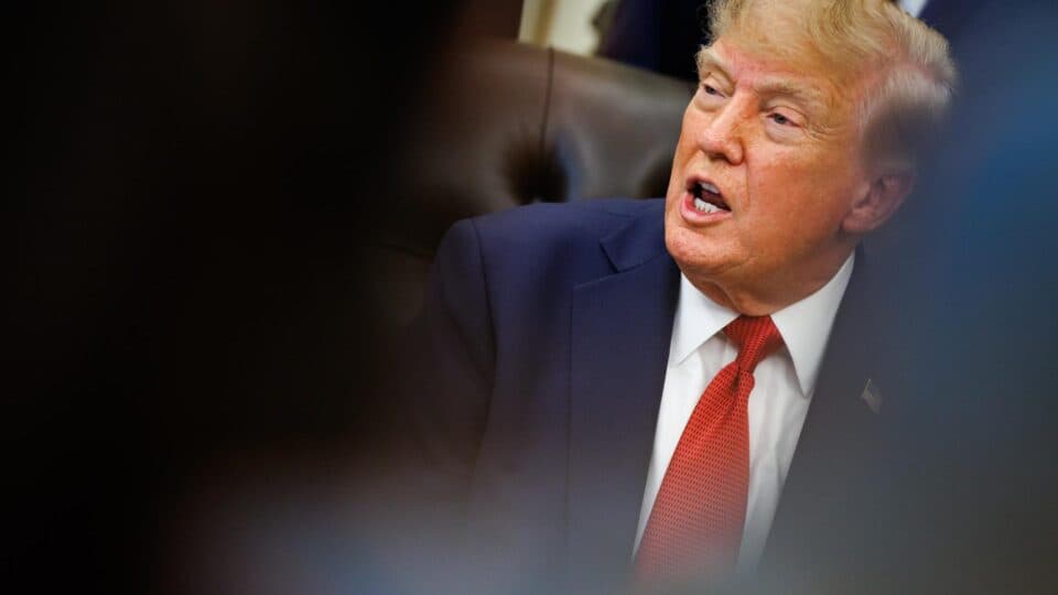 Trump volta a prometer US$ 5 mil a todos os americanos se republicanos mantiverem controle do Congresso