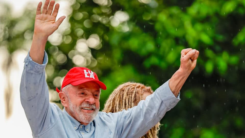 Lula vence Flávio Bolsonaro com vantagem esmagadora nos presídios; veja números