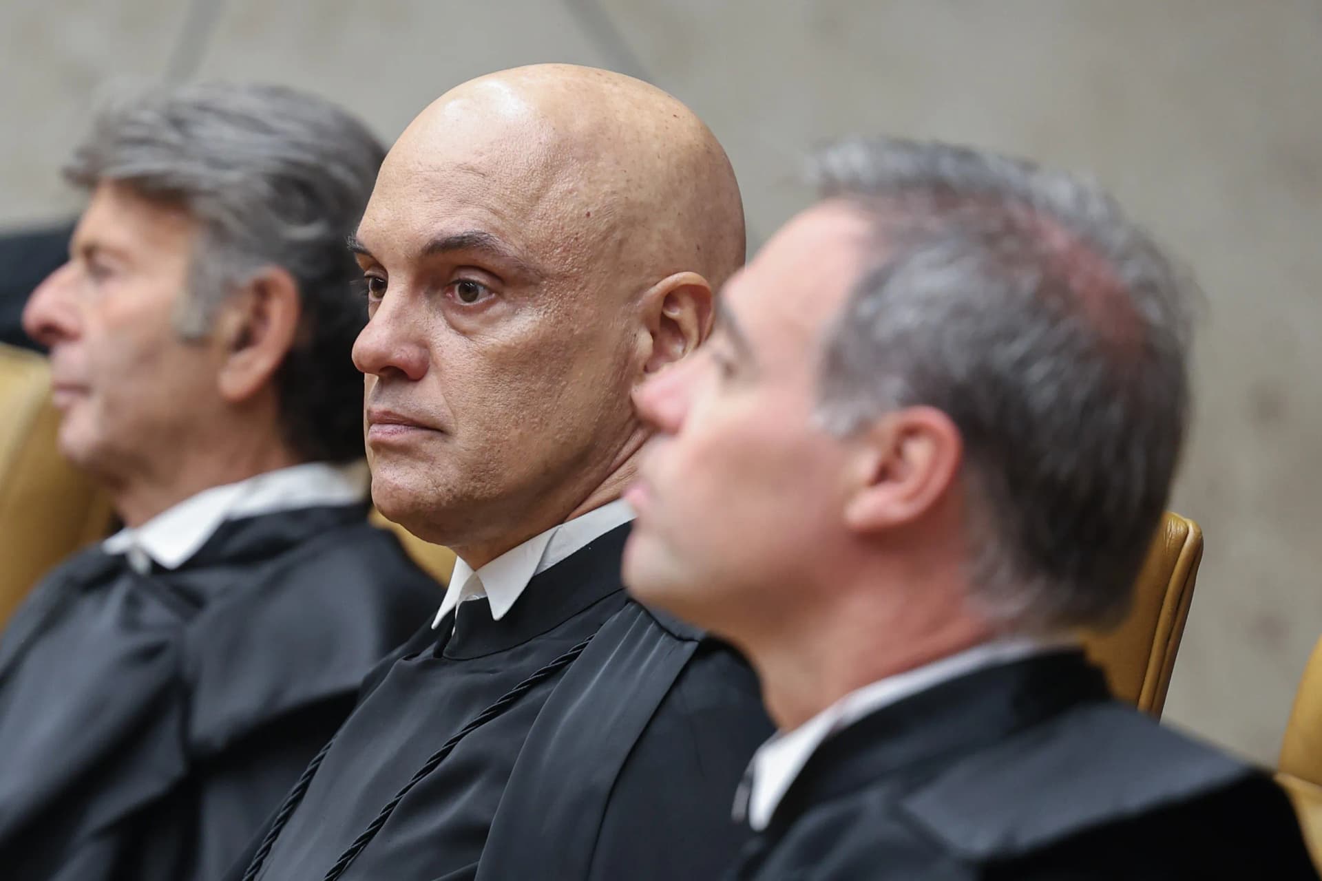 Impasse no STF mantém incerteza sobre reajuste de planos para idosos
