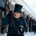 'Ebenezer e os Fantasmas do Natal' ganha trailer com Johnny Depp em jornada sobrenatural de redenção