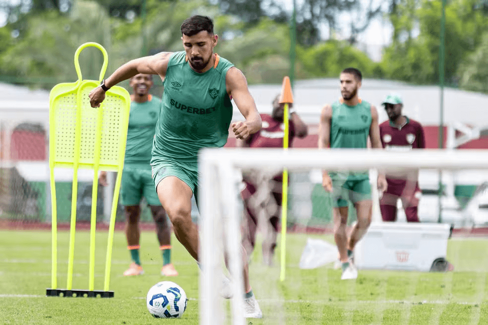 Ignácio detalha como vem sendo os treinamentos do Fluminense na parada