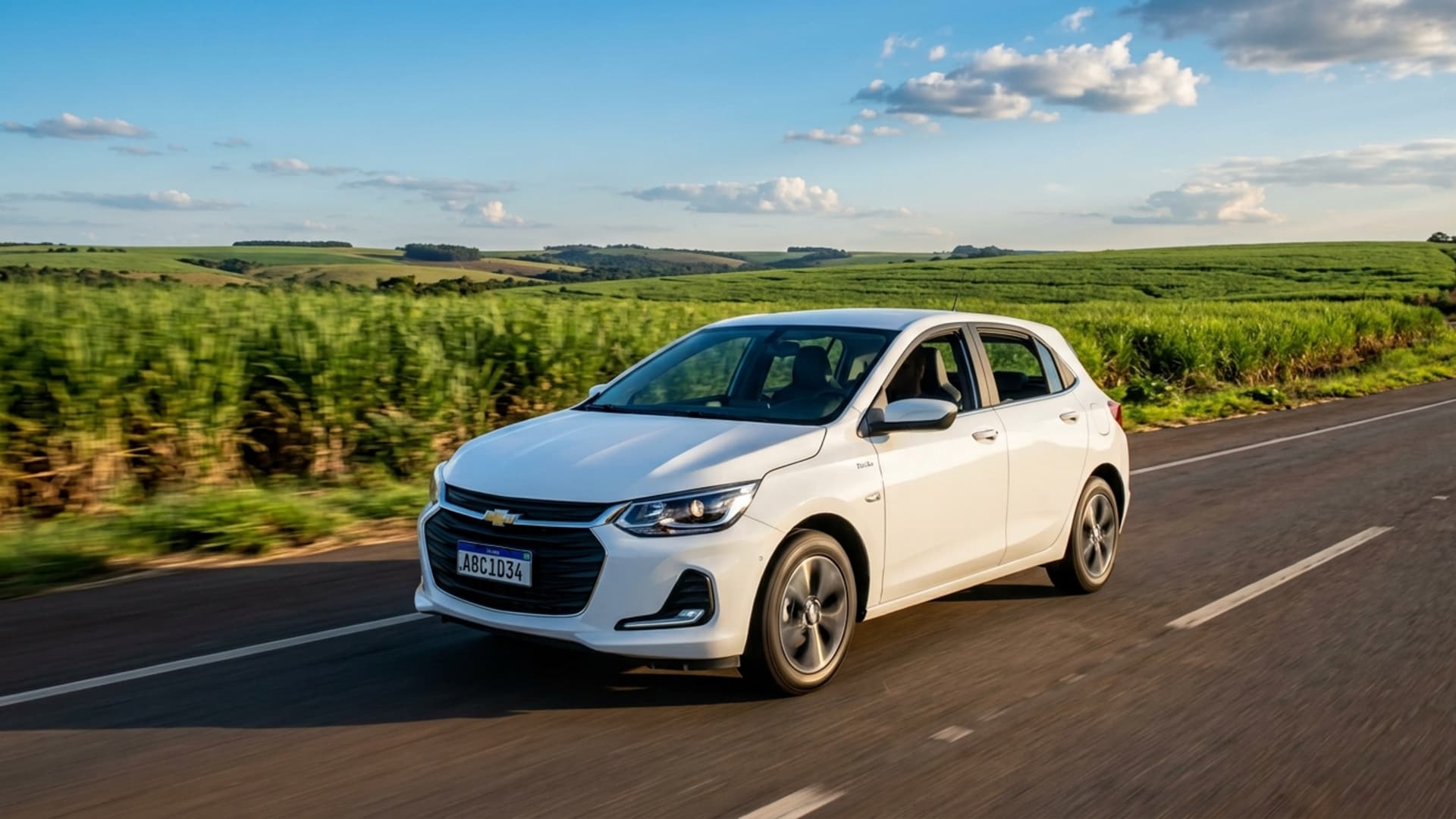 Mesmo sem mudar de categoria, este hatch combina 303 litros para bagagem, 6 airbags de série e motor que pode chegar a 115 cv nas versões mais fortes