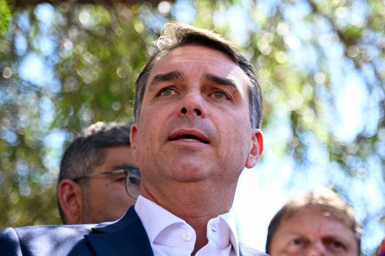 Flávio propõe superministério social com Bolsa Família e 'nova mentalidade'