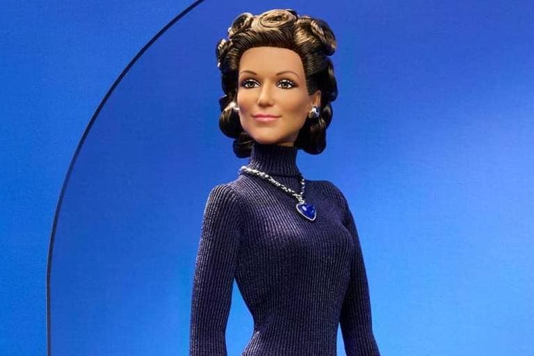 Céline Dion ganha boneca da Barbie inspirada na apresentação de 'Titanic' no Oscar