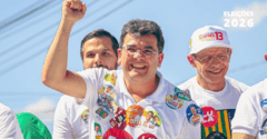 O governador da 'ala liberal' do PT reeleito com 70% votos, recorde no país