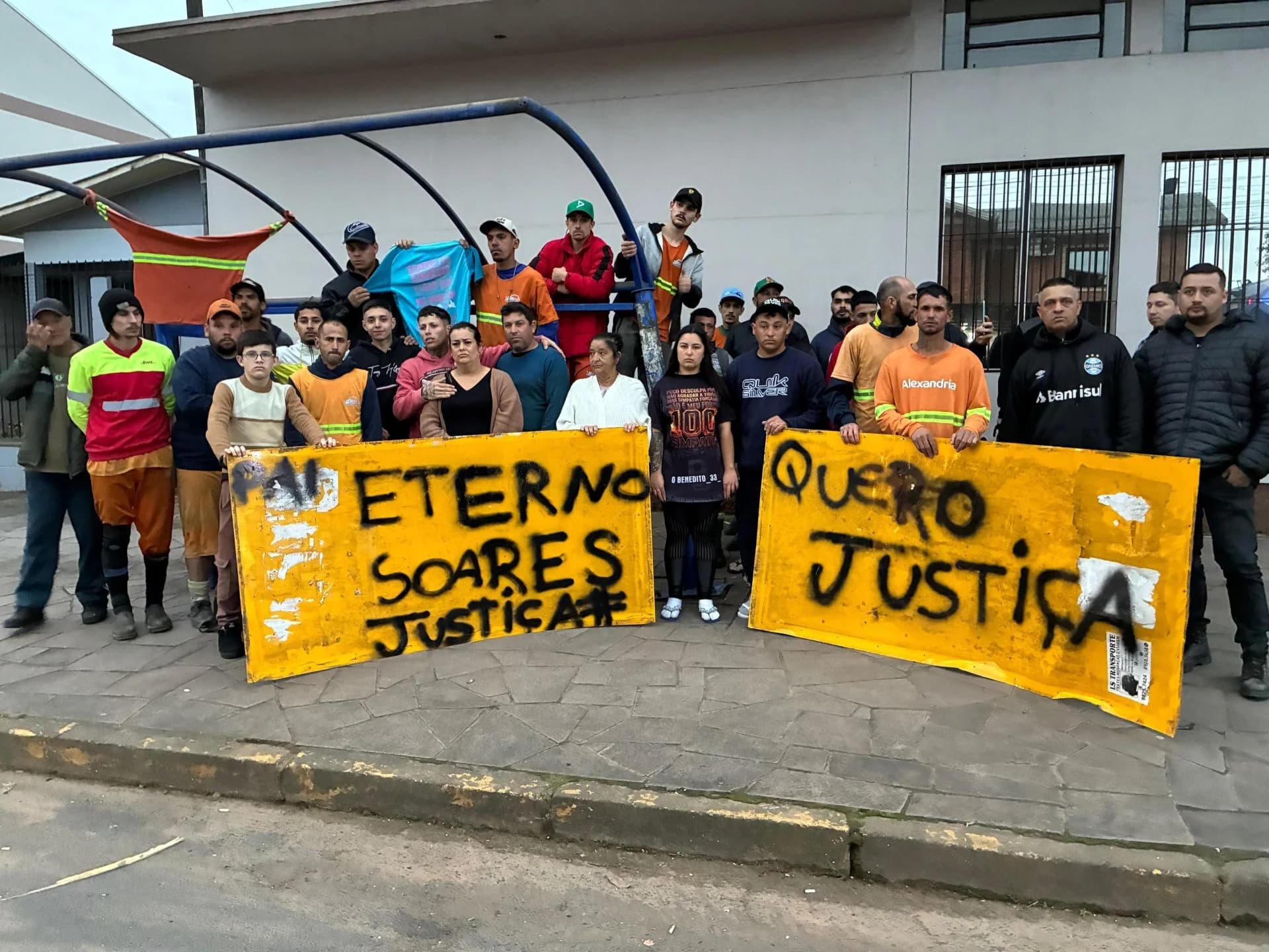“Quero justiça pelo que aconteceu com meu filho”, diz mãe de jovem morto após perseguição da BM