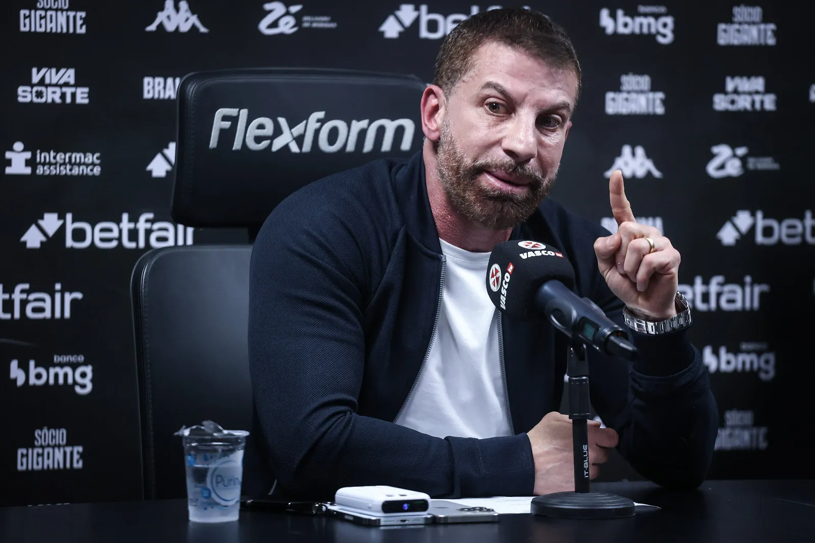 Após novo veto do consórcio Fla-Flu ao Vasco, Pedrinho afirma: 'Eu vou judicializar o Maracanã'