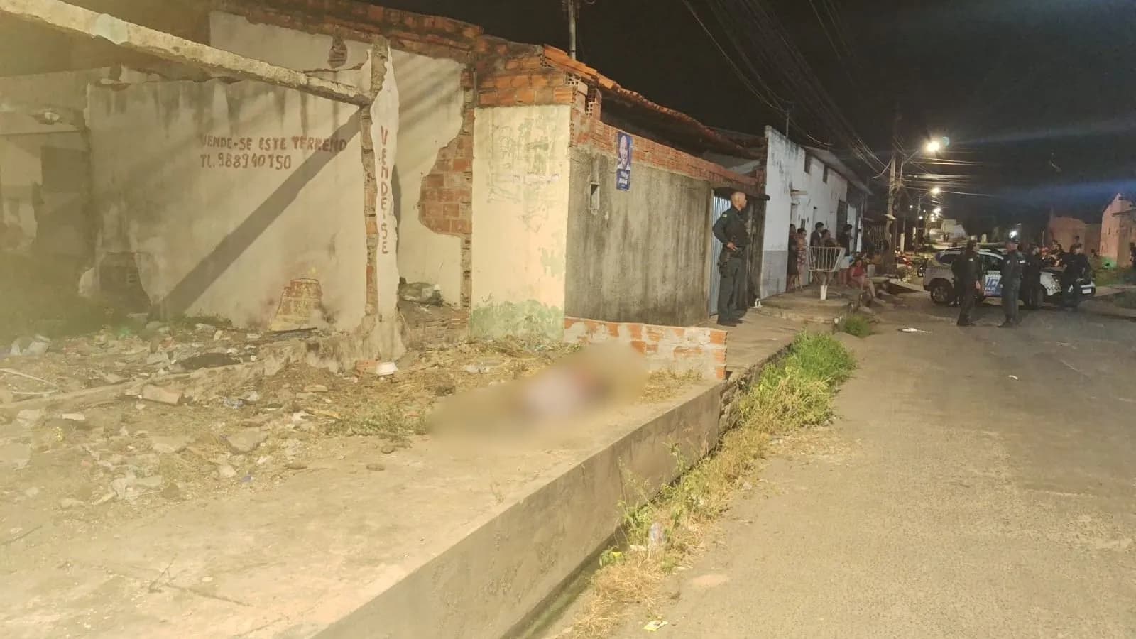 Homem de 53 anos é morto a tiros em calçada de rua na Zona Norte de Teresina