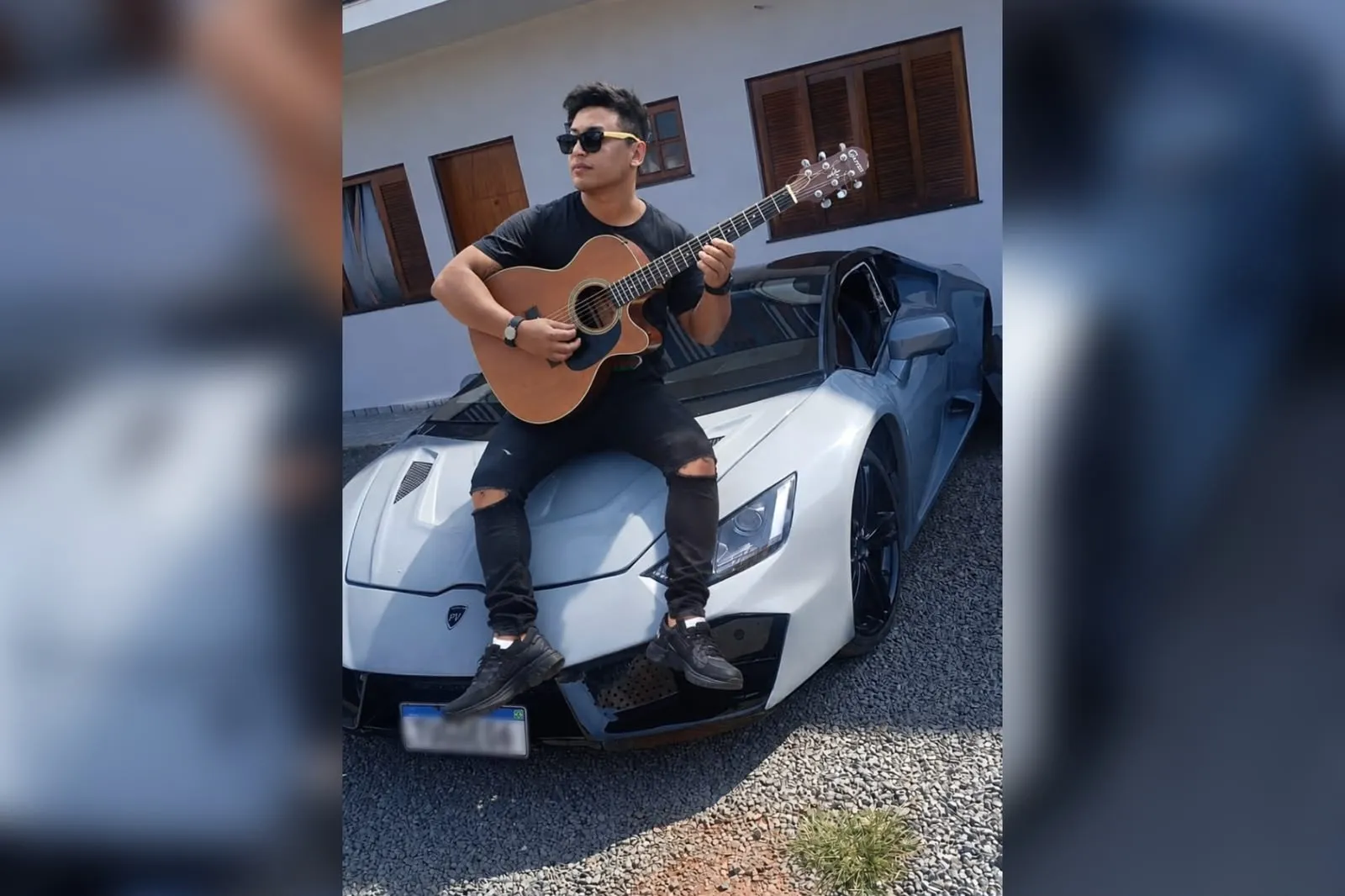 Cantor sertanejo leva quase quatro anos e gasta R$ 80 mil na fabricação de carro para divulgar carreira: 'Me chamavam de doido'