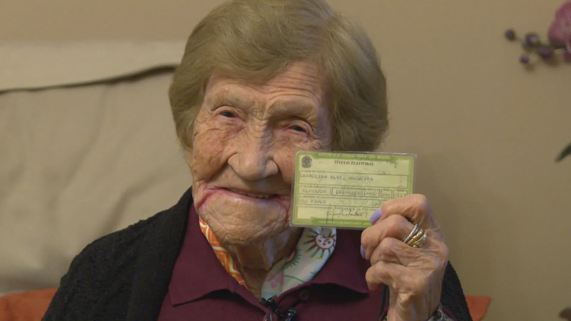 Aos 106 anos, eleitora de SP que nasceu antes da Justiça Eleitoral vai votar neste domingo