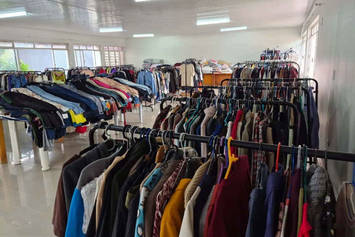 Bazar beneficente tem peças a partir de R$ 10, em Curitiba; veja detalhes