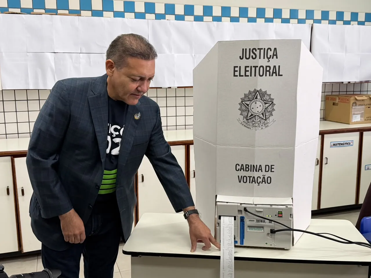 Presidente do TSE, Nunes Marques acompanha abertura de sessão e vota em Brasília