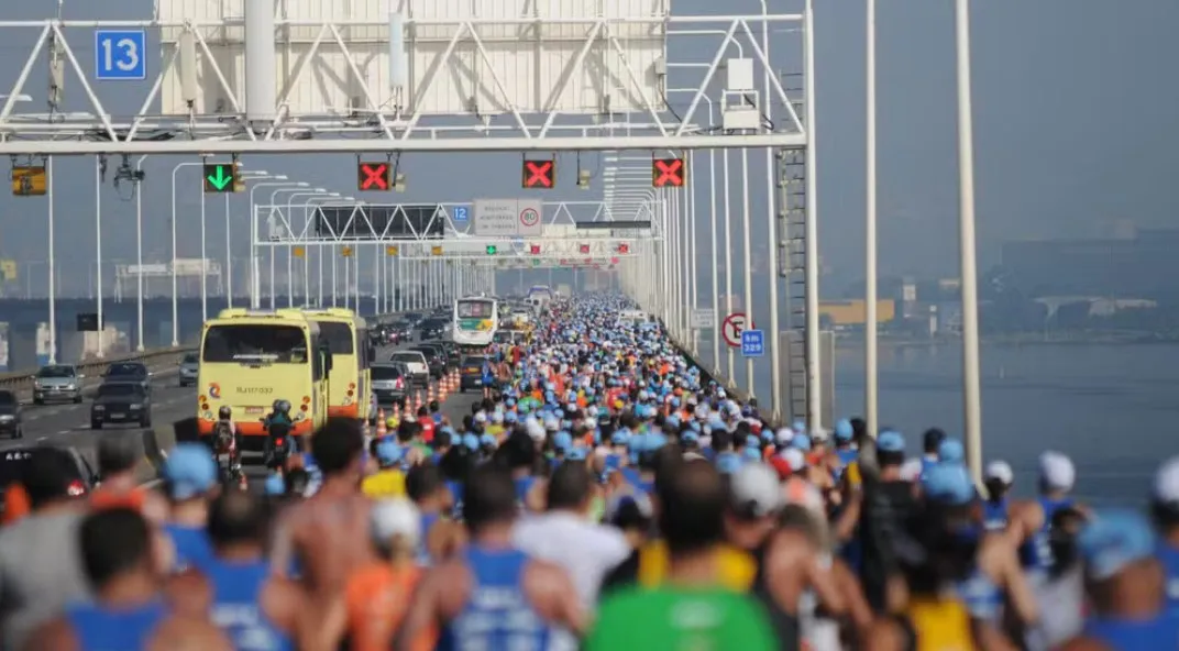 Corridas de rua: Federação Estadual de Atletismo do RJ defende regras mais rígidas após morte de homem na Maratona de Niterói