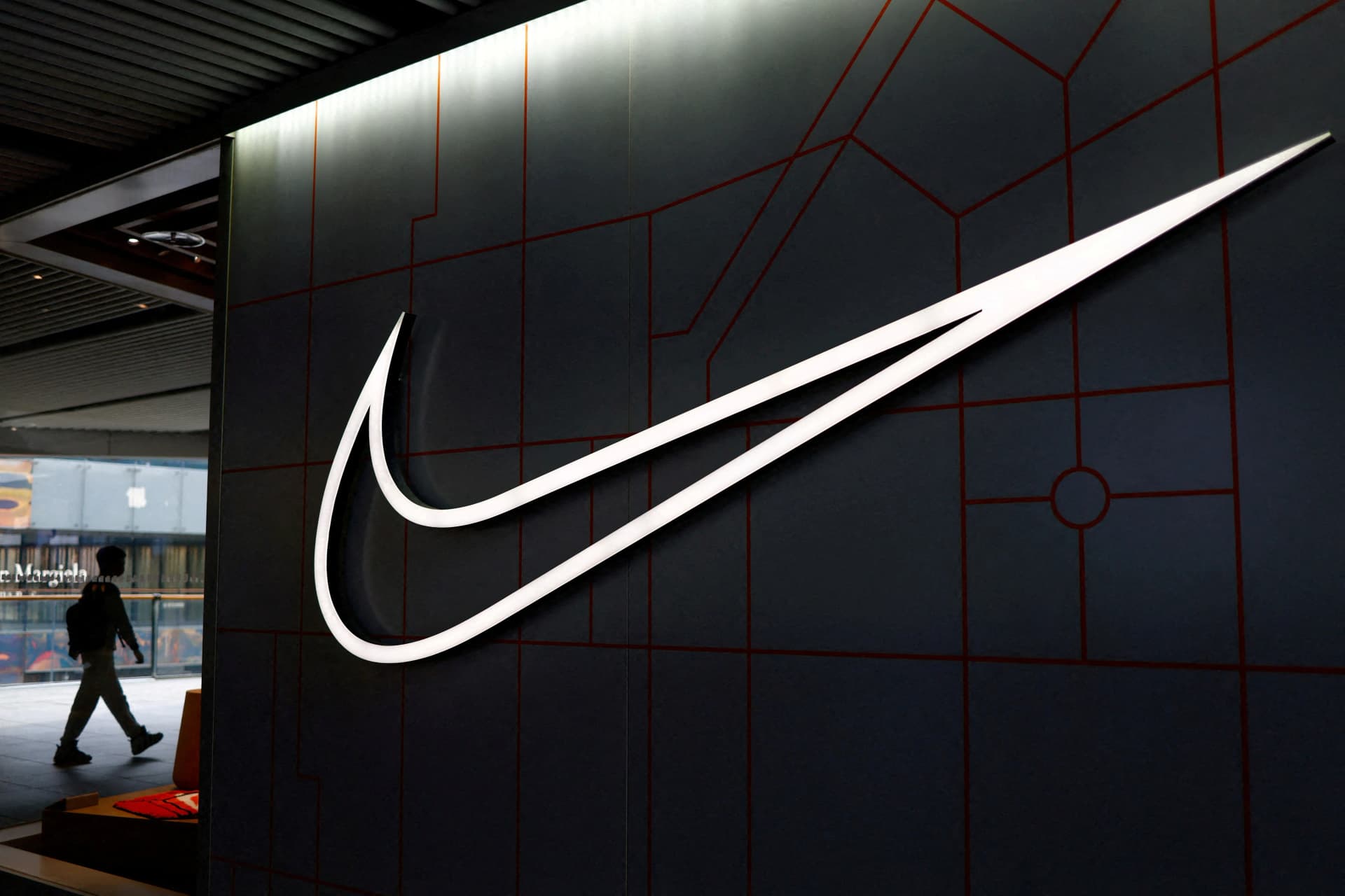 O que deu errado para a Nike? Como gigante mundial de artigos esportivos perdeu 'brilho'