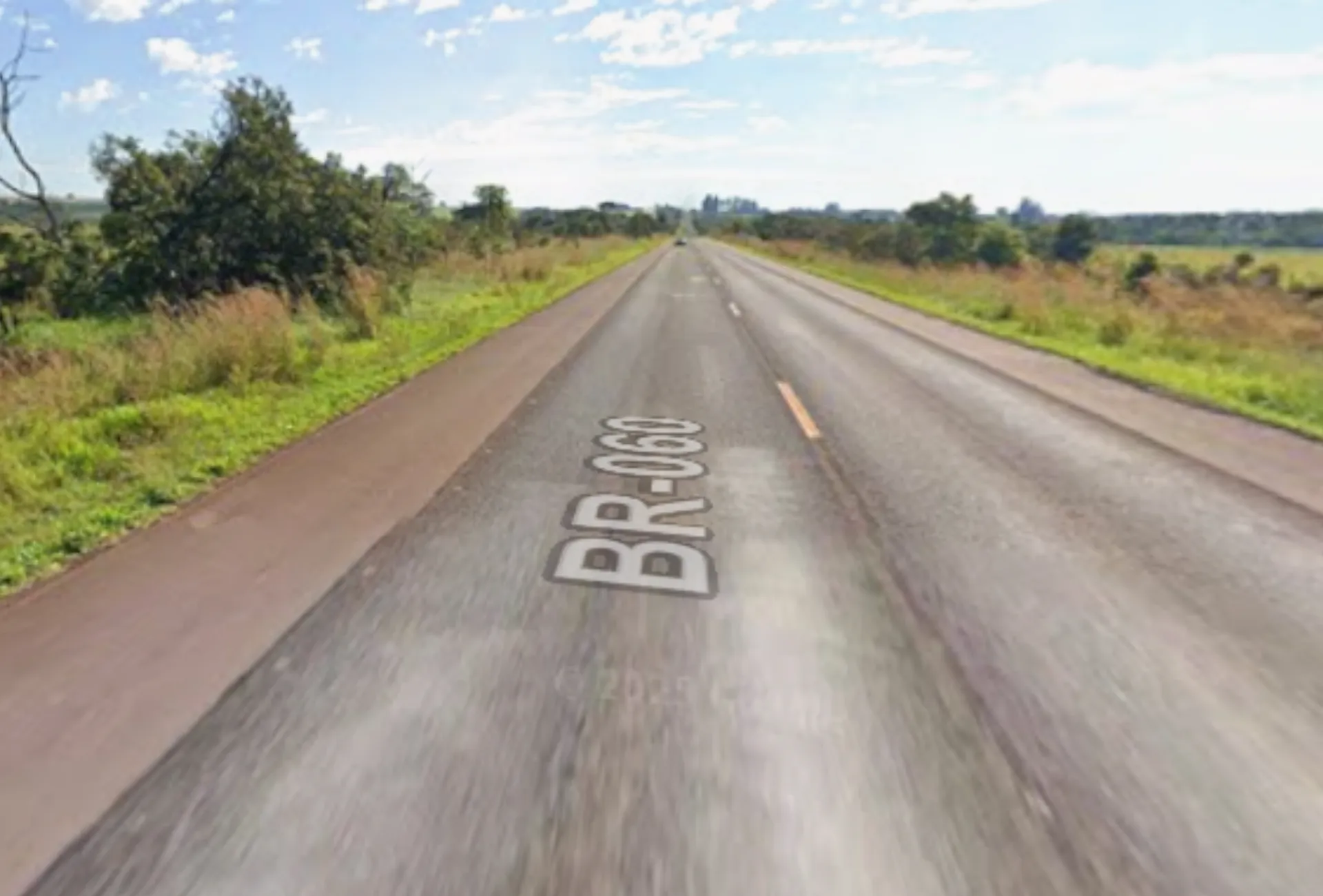 Ciclista morre após ser atingido por carro na BR-060, em Sidrolândia