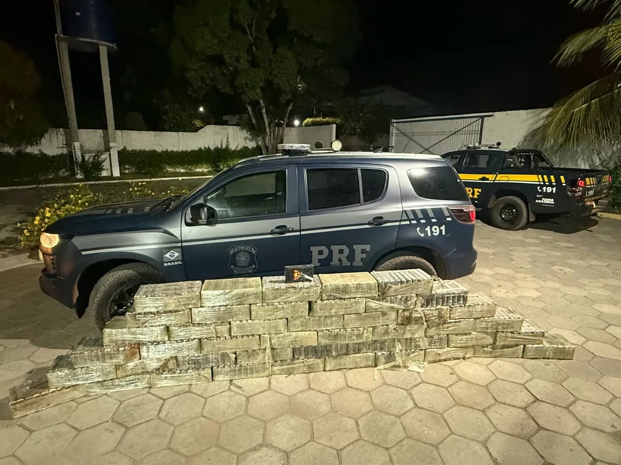 PRF apreende cerca de 450 kg de cocaína escondidos em semirreboques na BR-222, no Maranhão