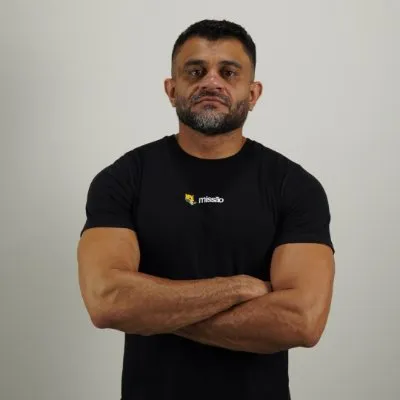 Qual é o número de Delegado Huggo, candidato a governador do Ceará em 2026?