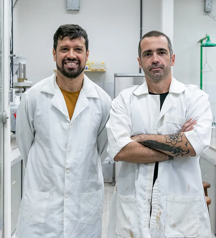 Universidade do Ceará leva caju à produção de aço
