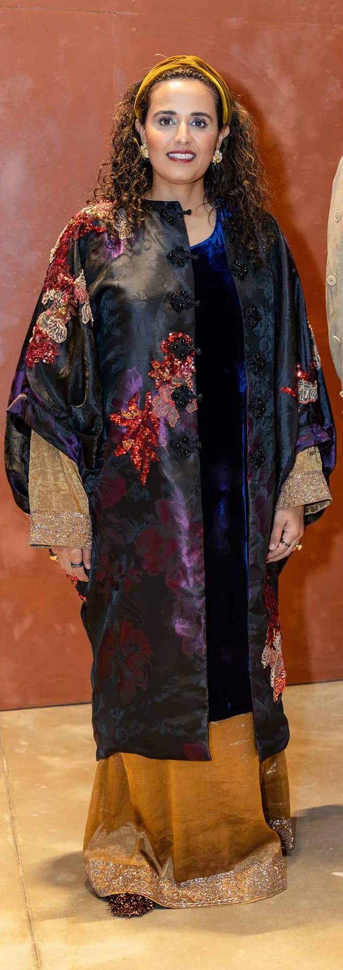 Por que a mulher mais poderosa da arte do mundo árabe veio ao Brasil comprar roupas
