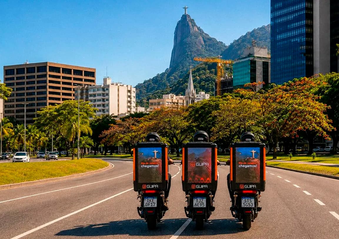 Tela digital em moto é novo espaço para anúncio