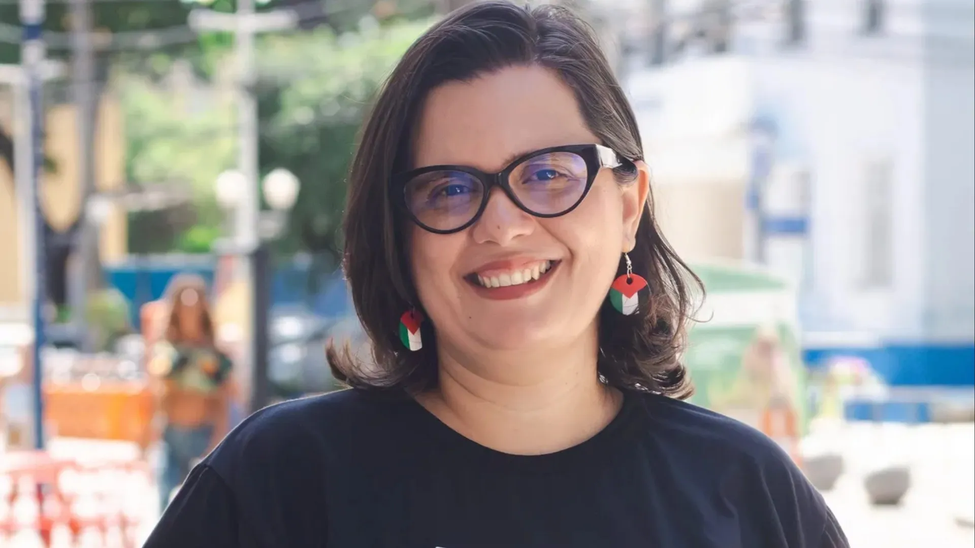 Qual é o número de Professora Camila, candidata a governadora de Pernambuco em 2026?