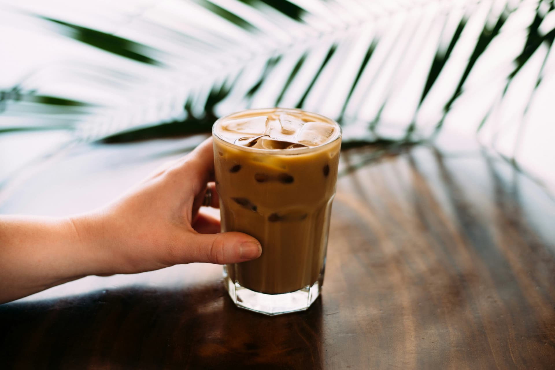 Um café gelado deveria realmente te custar a vaga de emprego?