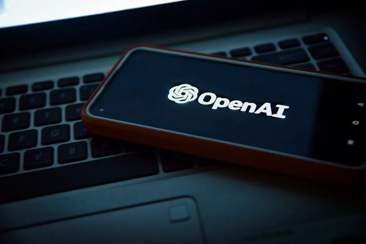 FT: EUA prendem funcionário saudita da OpenAI por supostamente instalar escutas