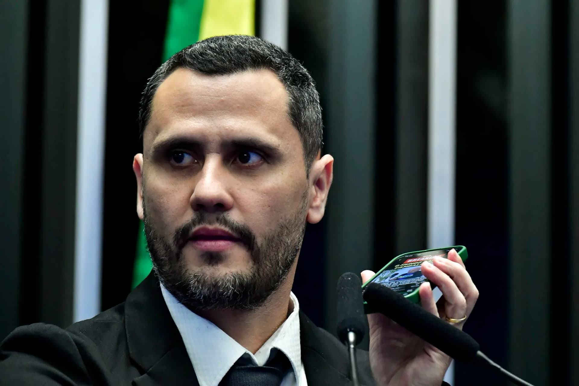 Cleitinho confirma apoio a Flávio Bolsonaro no 2º turno