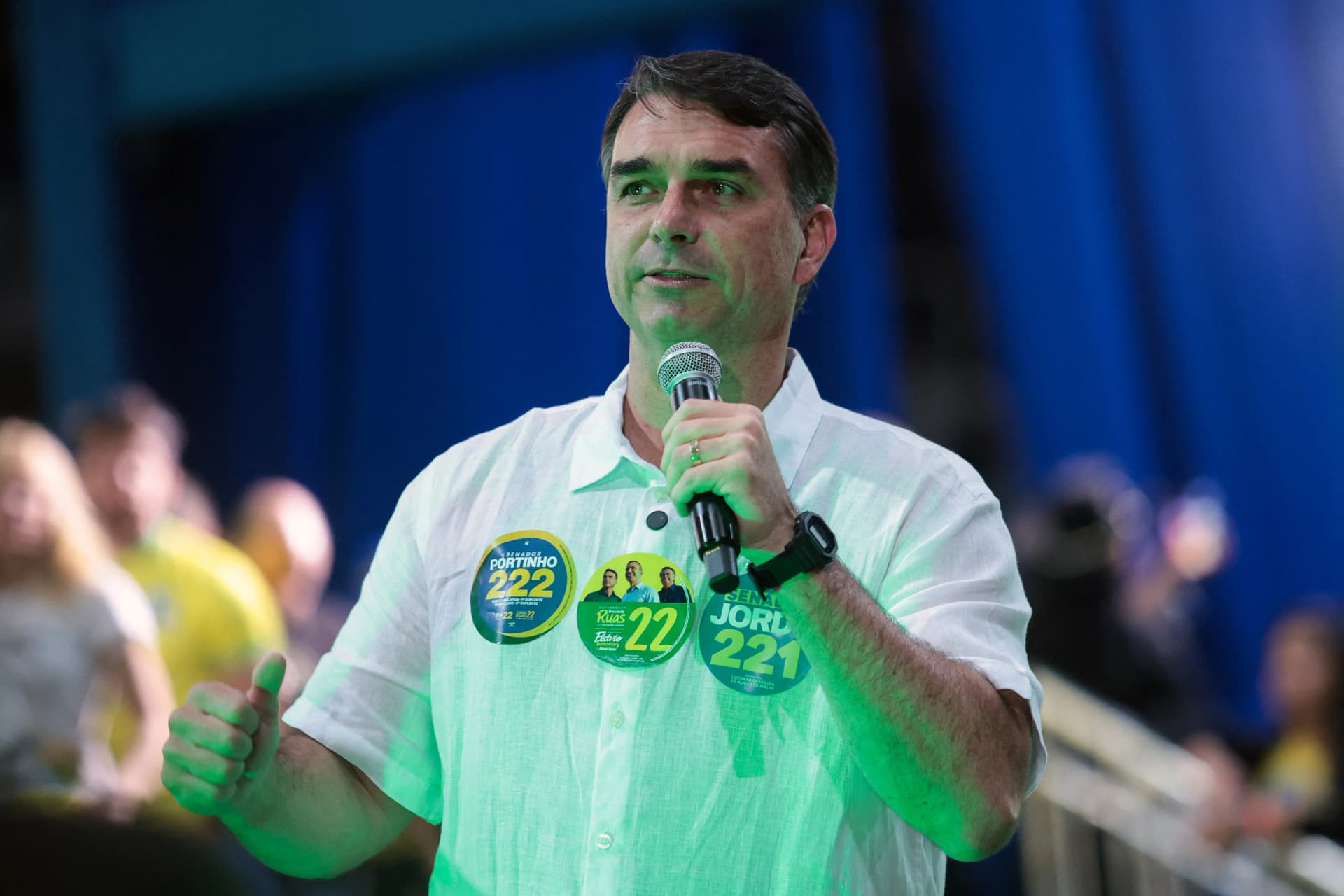 O que é split payment e por que Flávio Bolsonaro quer acabar com ele?