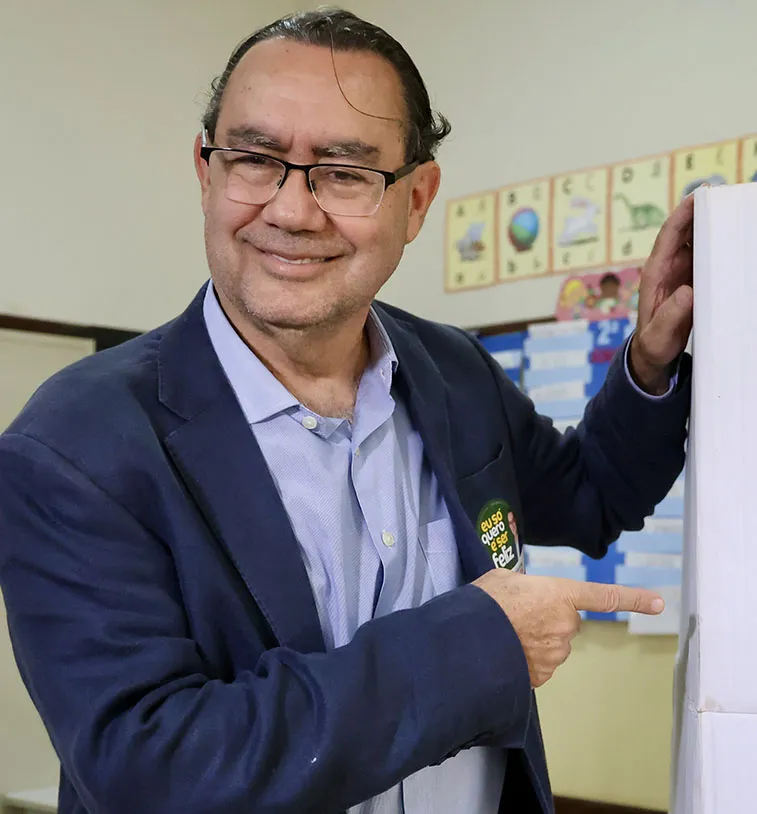 Terceira via fracassa em conter a polarização