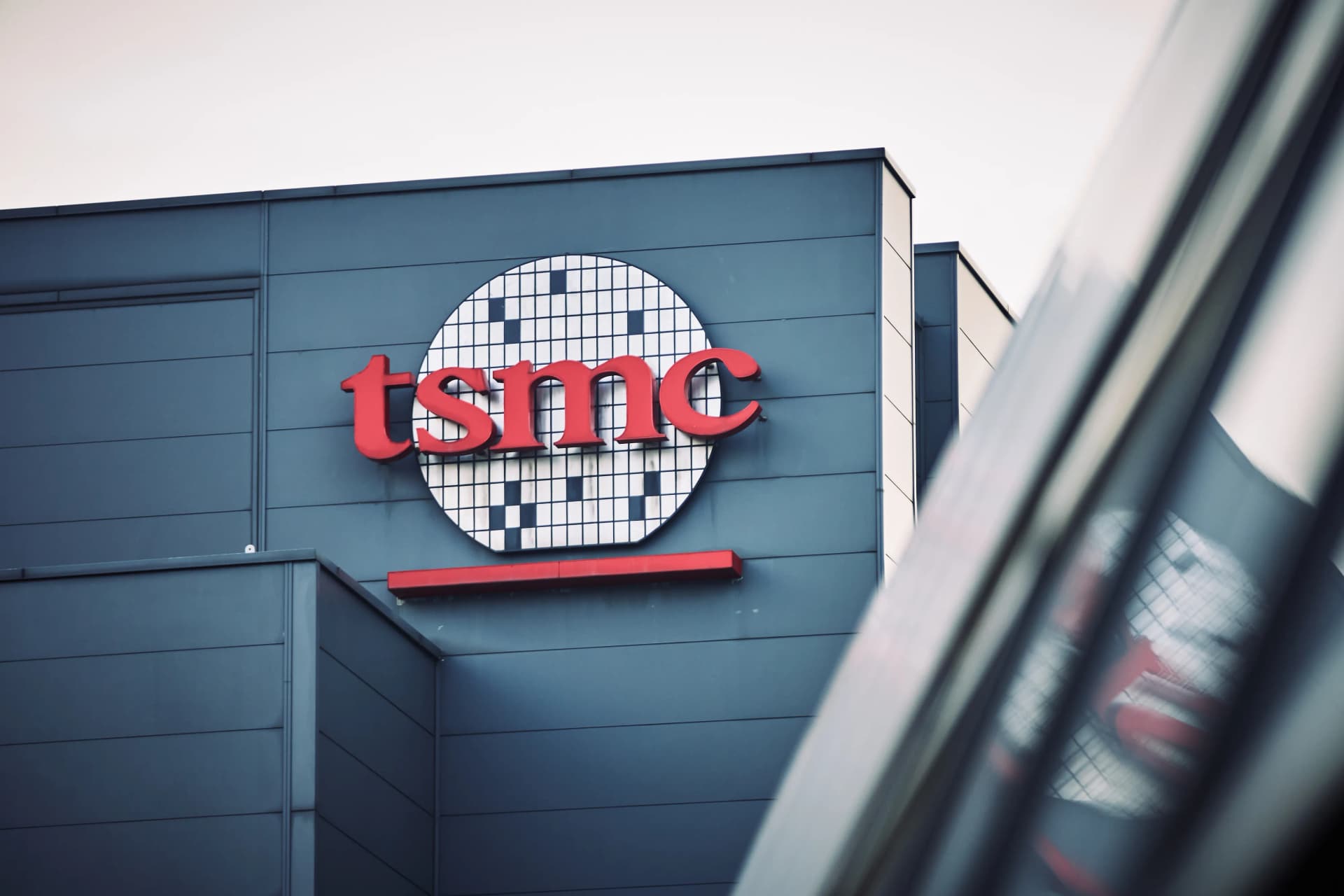 TSMC atinge recorde de receita no 3º trimestre e supera previsões do mercado