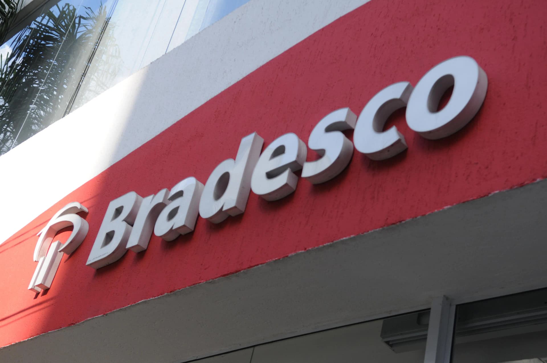 Bradesco conclui 2ª etapa de aumento de capital e total levantado chega a R$ 9,7 bilhões