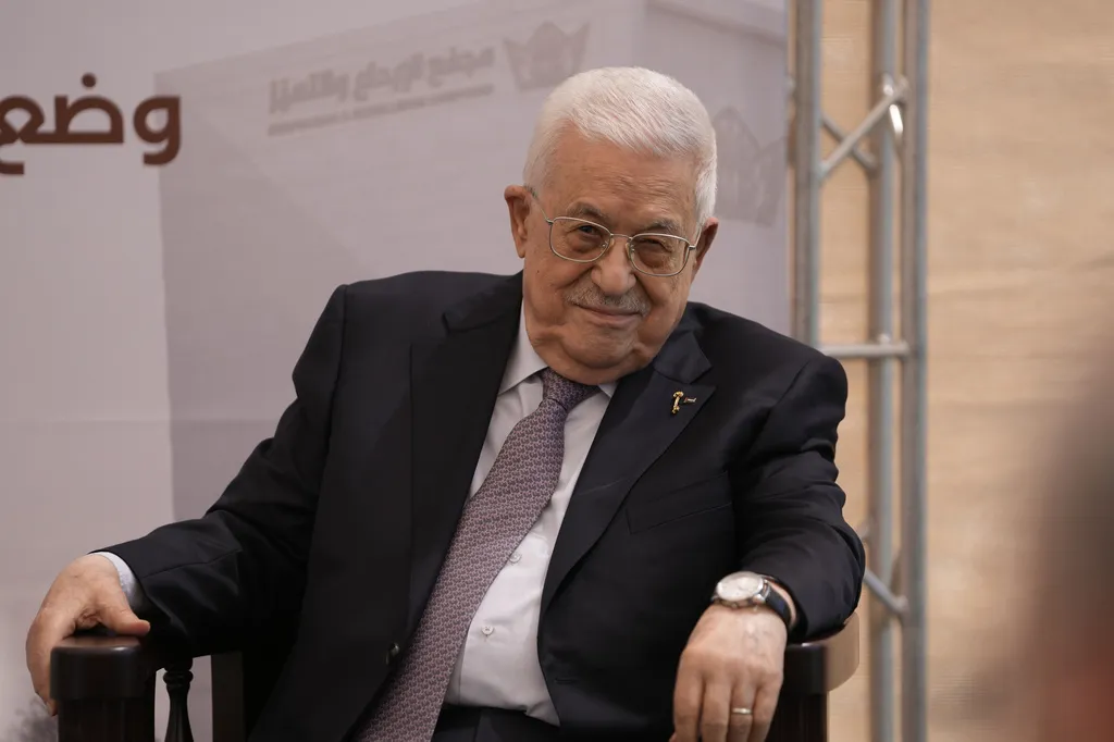 Presidente palestino adia eleições legislativas e marca pleito presidencial para setembro de 2027