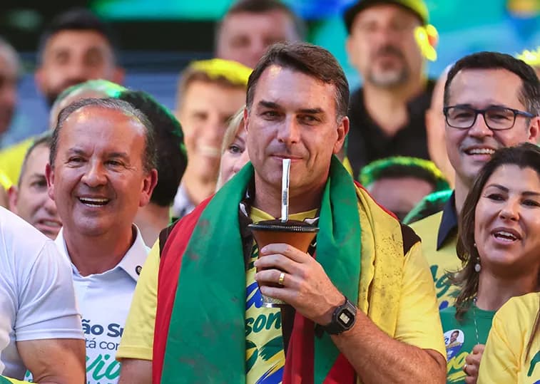 Flávio vai ao RS e mira vantagem de Lula na capital