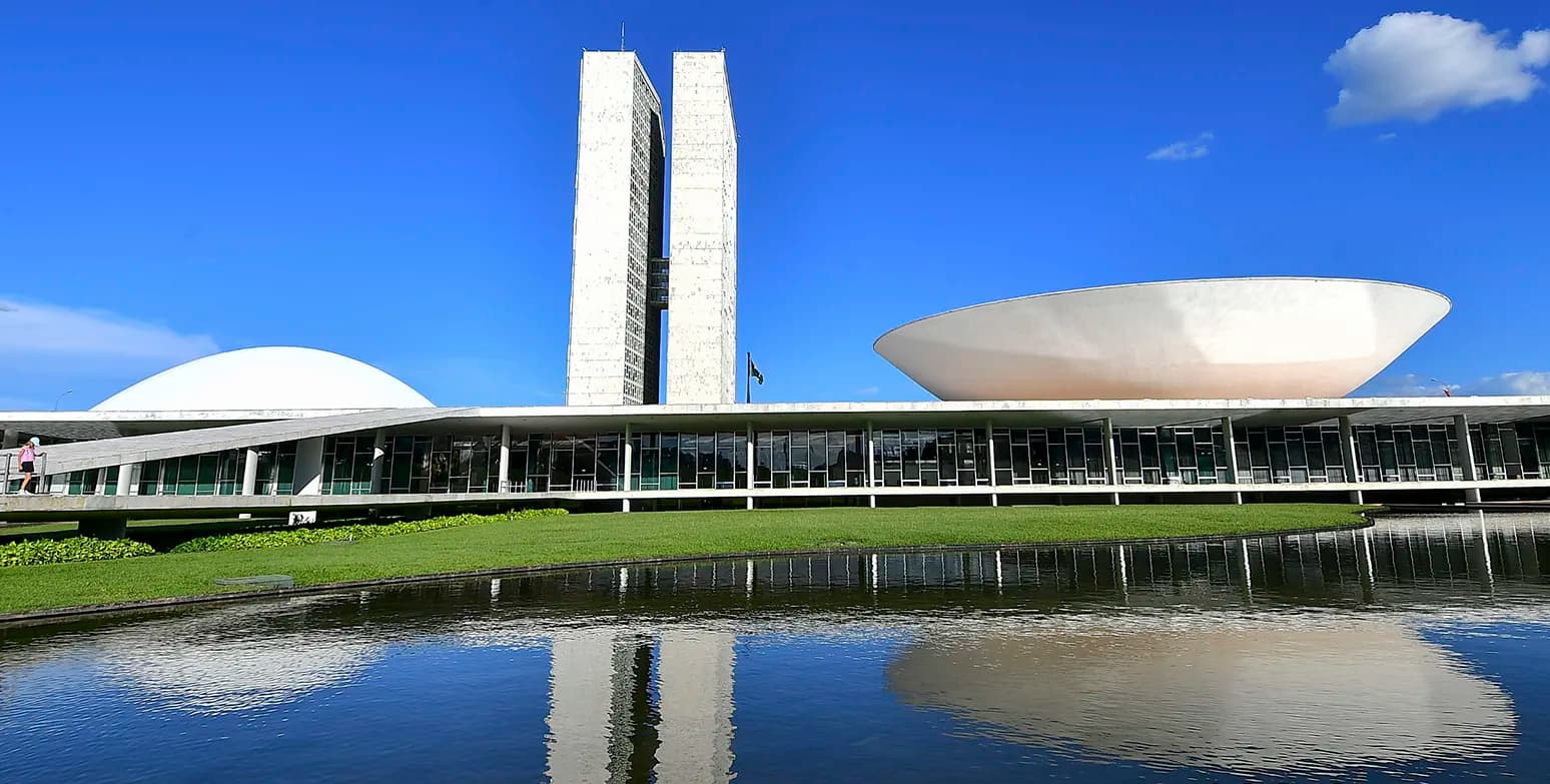 Câmara com baixa renovação e Senado mais à direita