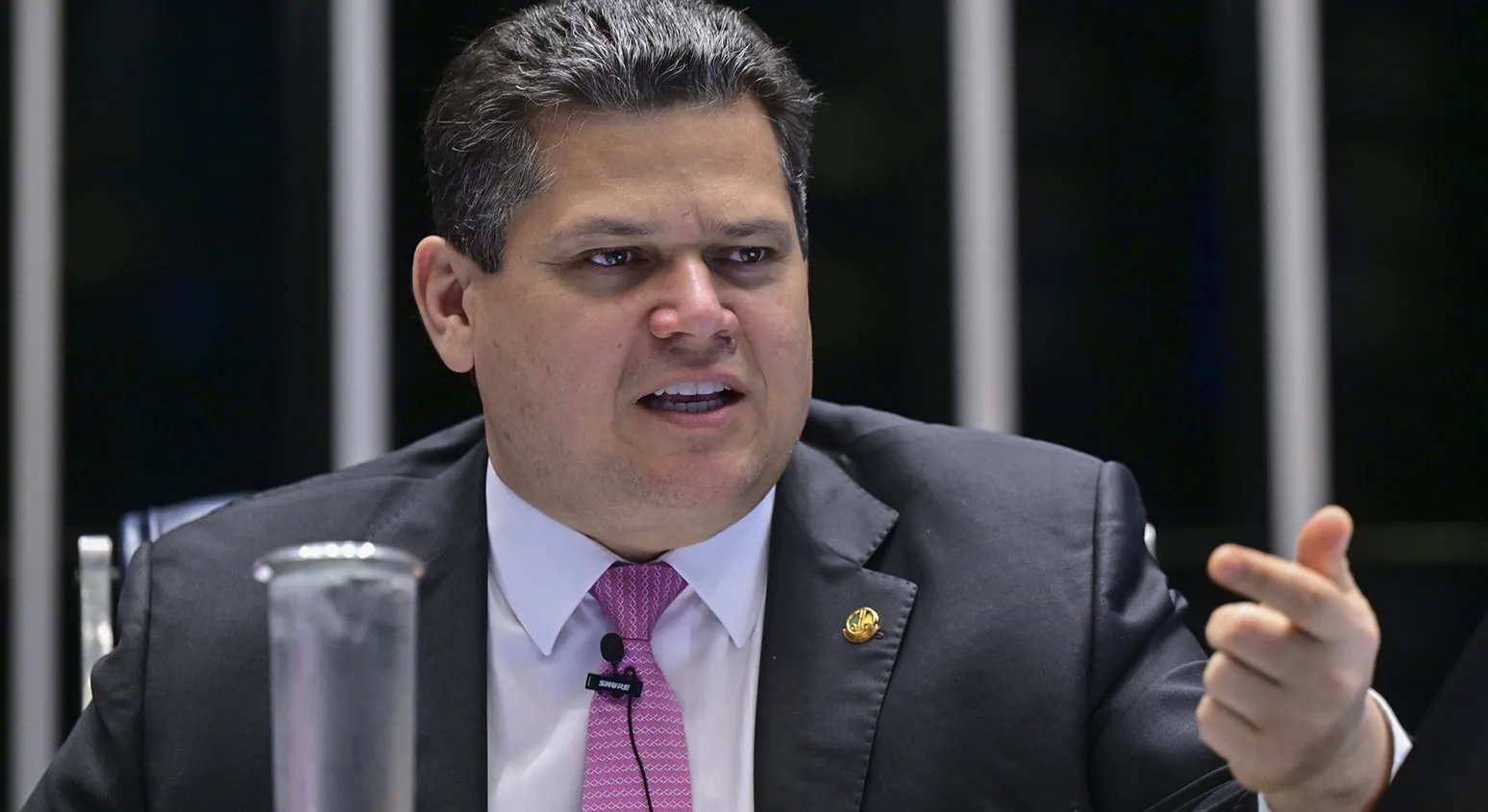 Senado pode votar nesta quarta em 1º e 2º turnos PEC do fim da escala 6x1