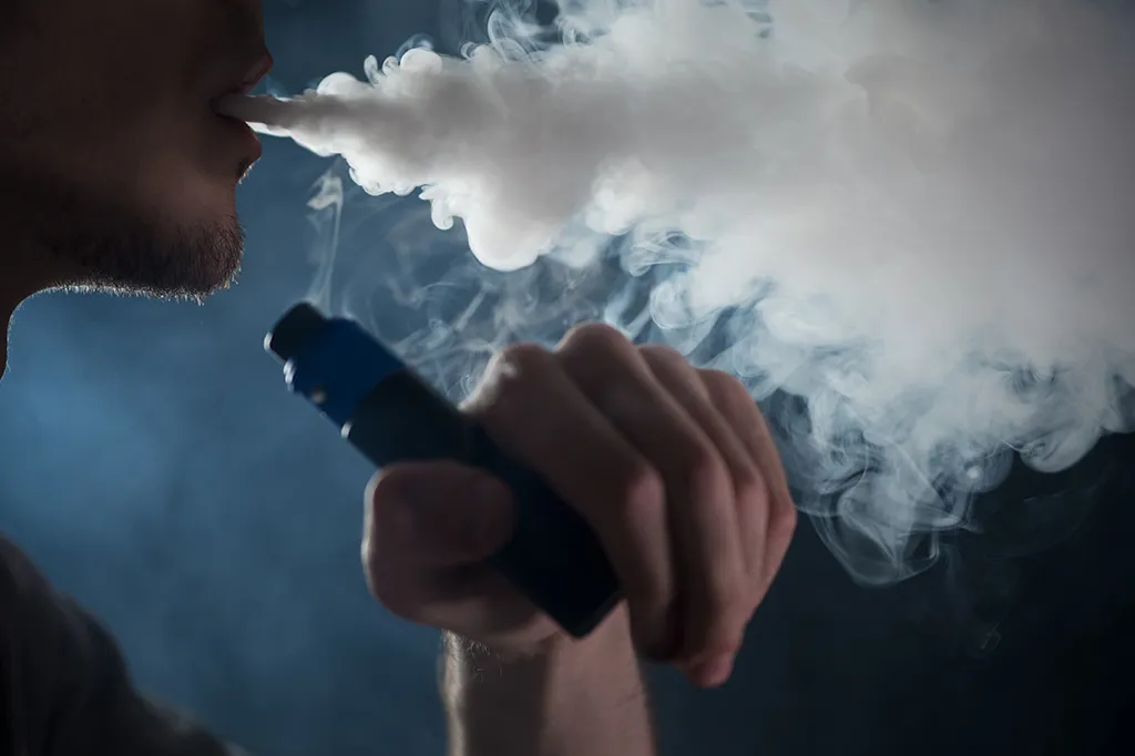 Impacto nos pulmões pode ser maior com vape do que com cigarro convencional