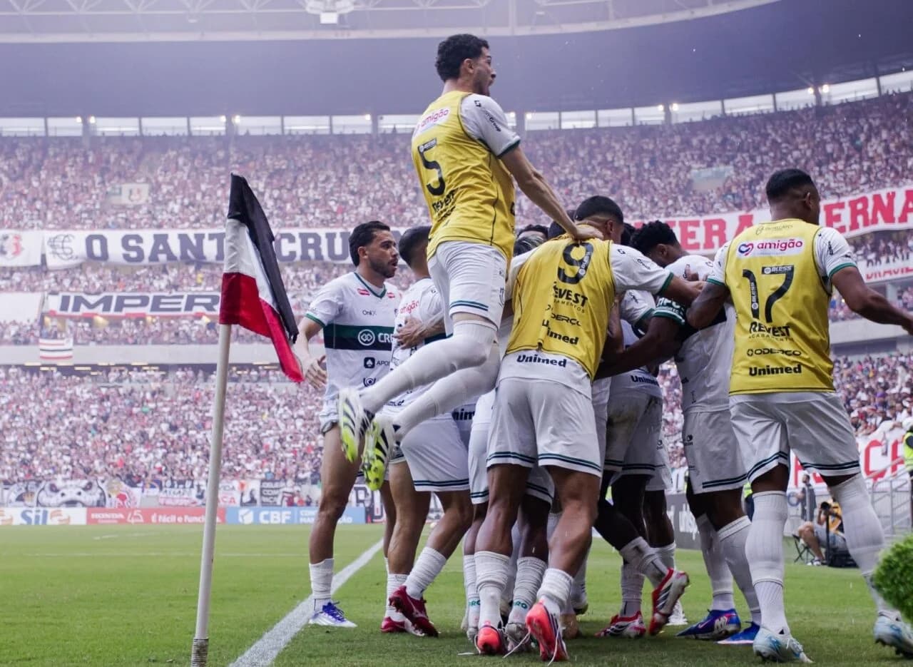 Maringá fica a um empate do acesso à Série B