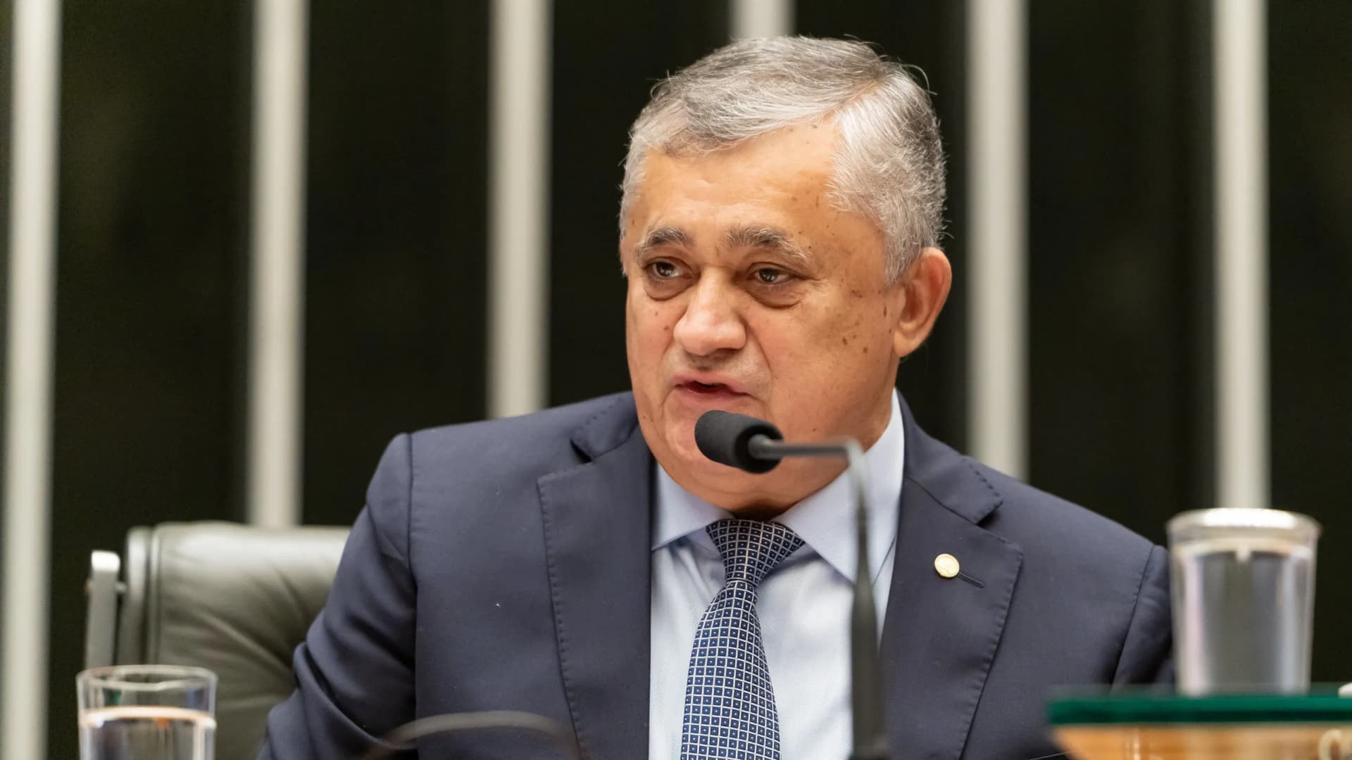 Guimarães prevê votação folgada no Senado para aprovar a PEC que acaba com a escala de 6×1