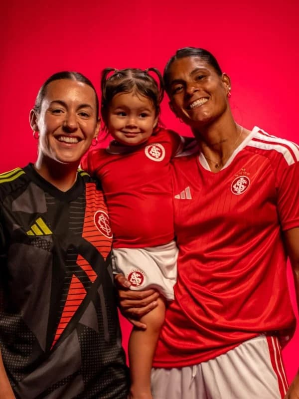 Maternidade e futebol: como atletas do Inter conciliam carreira e família