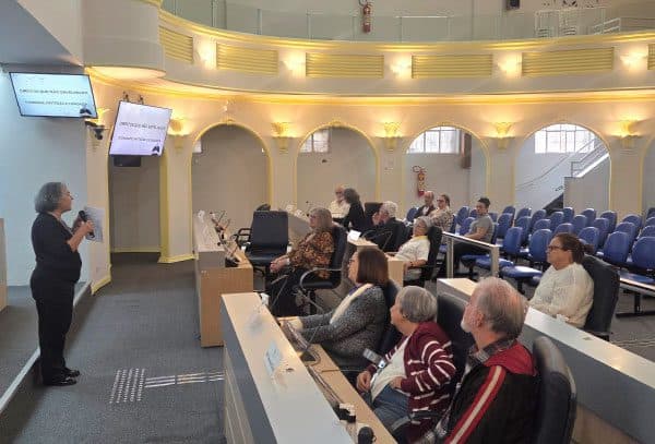 Câmara+ promove oficinas de formação política sobre Poder Legislativo e direitos da pessoa idosa