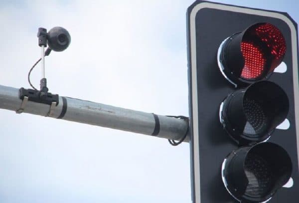 Prefeitura abre licitação para implantação de semáforos inteligentes em Poços de Caldas